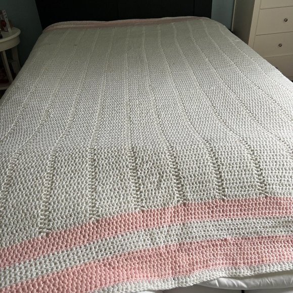 Vintage Hand Crochet White PinkOne Of A Kind Afghan Blanket Throw 1960s 100×90